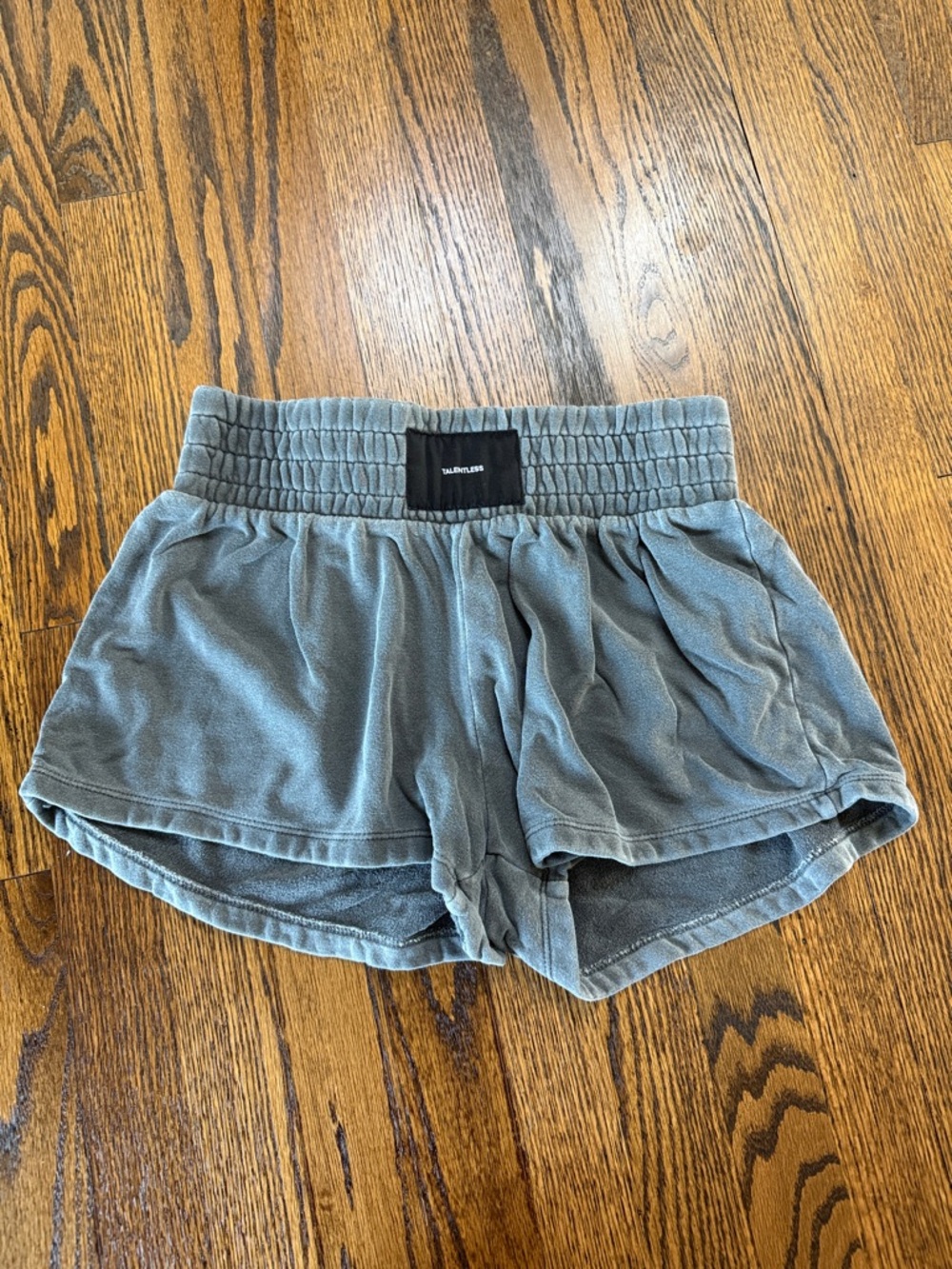 B40 TALENTLESS Women’s Medium Slate Athletic Smocked-Waist Sport Shorts
